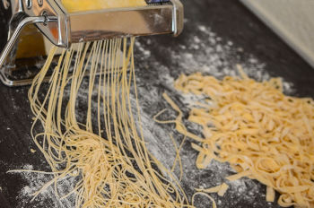 <em>Afbeelding: Verse pasta is vier tot vijf dagen goed te houden in de koelkast.<\/em>